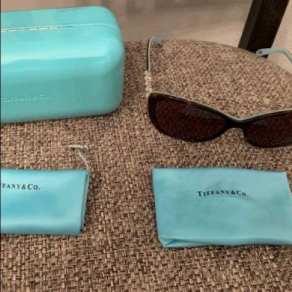 Tiffany sun glasses - Picture 2 of 3